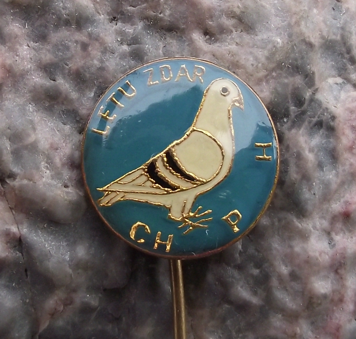 Vintage Czechoslovakia Homing Pigeon Breeders Association Bird Pin Badge