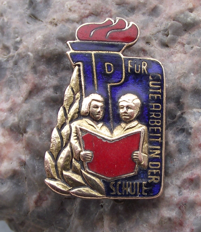 Vintage Thalmann Pioneer GDR DDR Good School Work Student Award Pin Badge