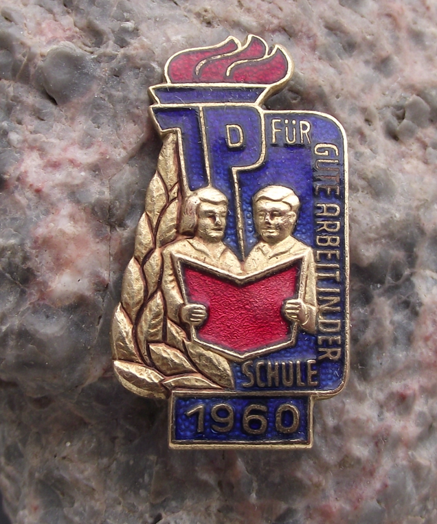 1960 Thalmann Pioneer GDR DDR Good School Work Student Award Pin Badge