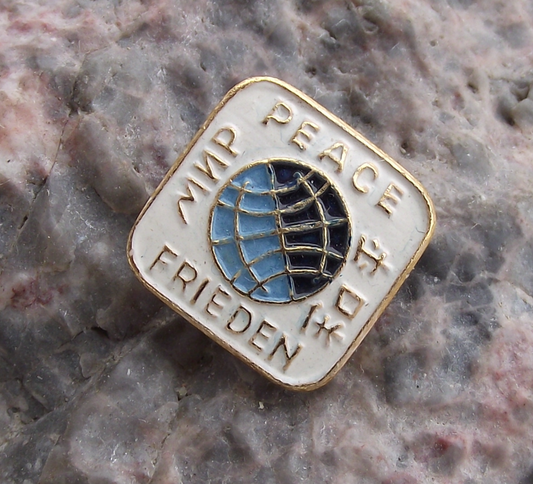 Vintage Soviet World Peace in Four Languages MUP Frieden Pin Badge