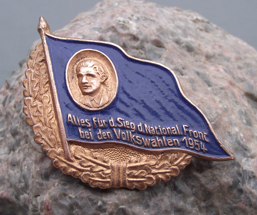 1954 FDJ German National Front Philipp Muller Medal East Germany DDR Pin Badge