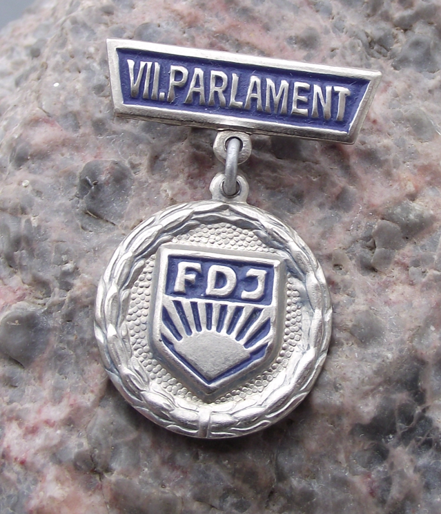 1963 FDJ Freie Deutsche Jugend East German Youth 7th Parliament Pin Badge