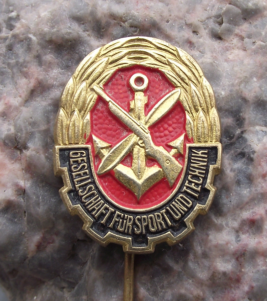 Vintage GST Gesellschaft Sport Technik East Germany DDR Army Rifle Pin Badge