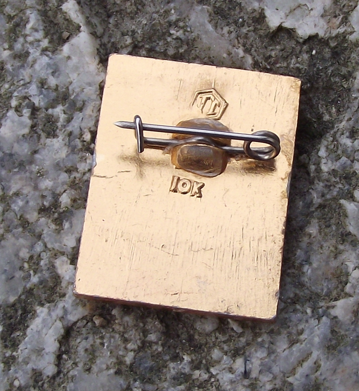 1972 Soviet Union 50th Anniversary CCCP Motif Hammer Sickle Pin Badge