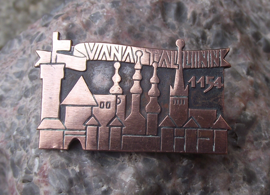 Vintage Estonia Vana Tallinn 1154 City Formation Pin Badge