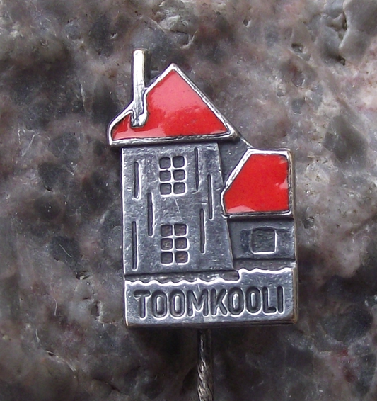 Vintage Estonia Tallinn Cathedral School Toomkooli Souvenier Pin Badge