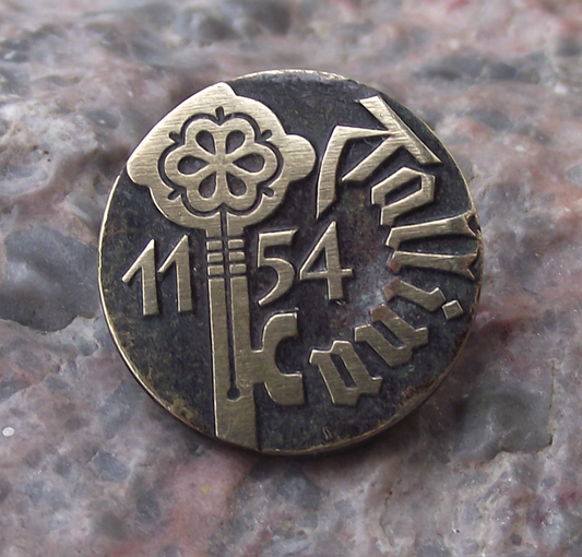Vintage Estonia Tallinn 1154 City Formation Door Key Pin Badge