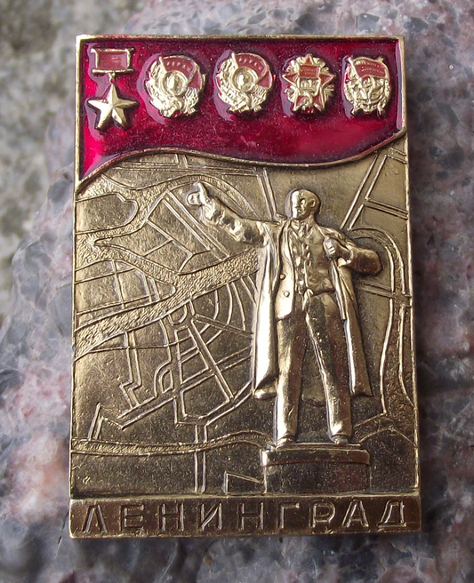 Vintage Lenin Pointing Finland Station Statue Hero City Leningrad Pin Badge