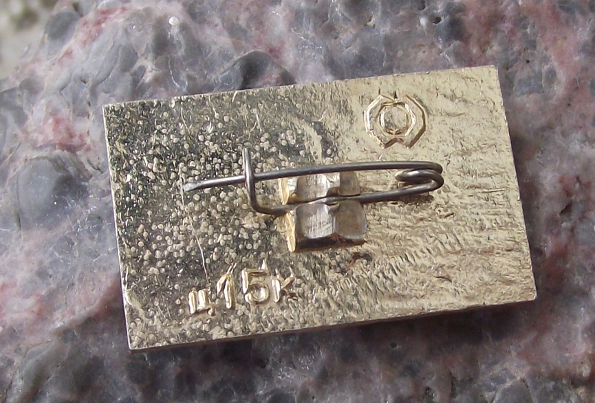 Vintage Communist Party Congress Soviet Union KNCC White Lenin Pin Badge