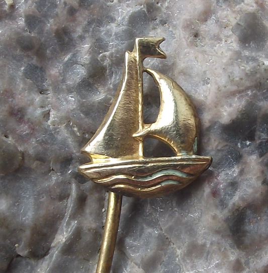 Vintage Sailing Ship Yacht Boat in Full Sail Flag Open Sea Waves Pin Badge