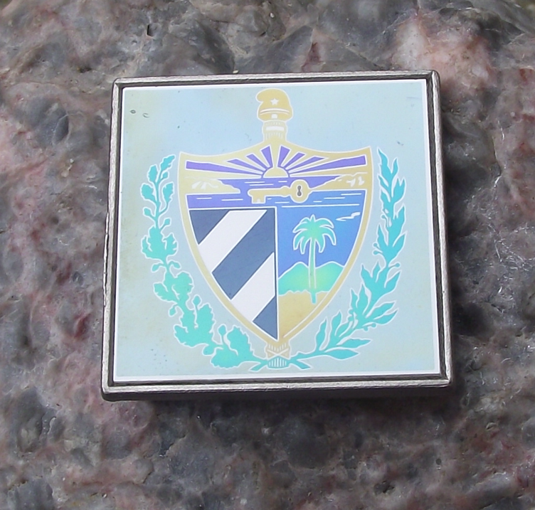 Vintage Cuba National Emblem Fasces Shield Cuban Revolution Mirror Pin Badge