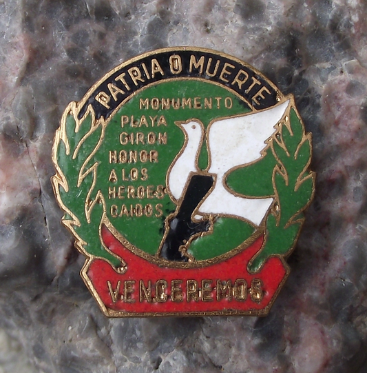 Vintage Cuba Bay of Pigs Victory Homeland or Death Slogan Dove Pin Badge