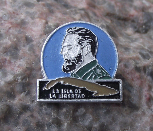 Vintage Cuba Island of the Free Fidel Castro Cuban Revolution Pin Badge