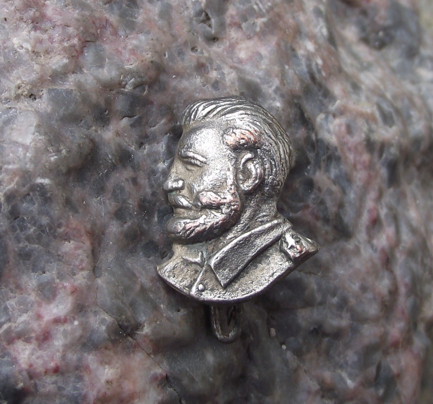 Vintage Image of Fidel Castro Cuban President Military Uniform Pin Badge