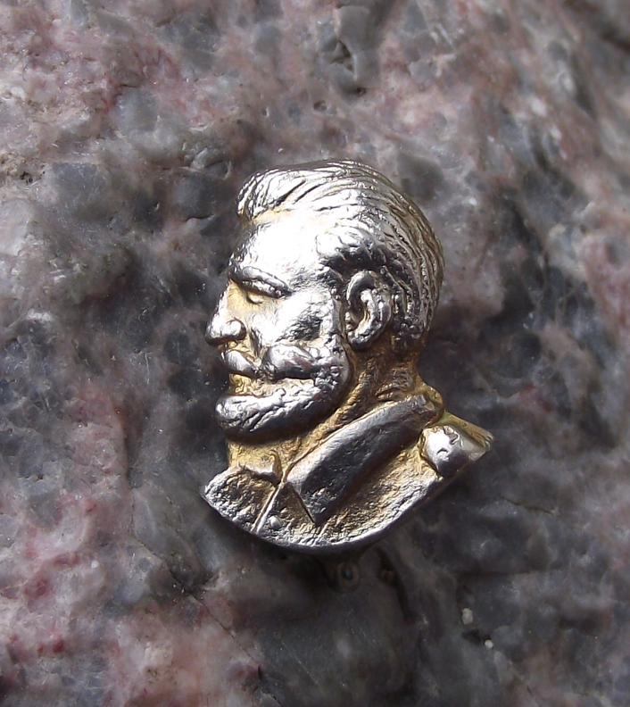 Vintage Image of Fidel Castro Cuban President Military Uniform Pin Badge