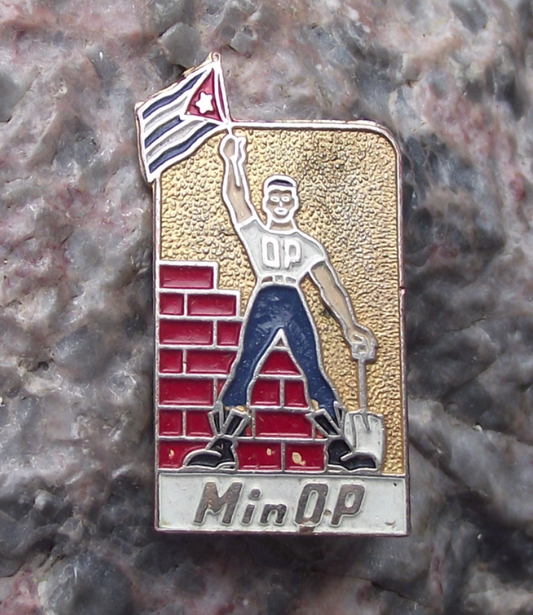 Vintage Cuban Cuba MinOP Ministry of Labour Bricks Builder Pin Badge