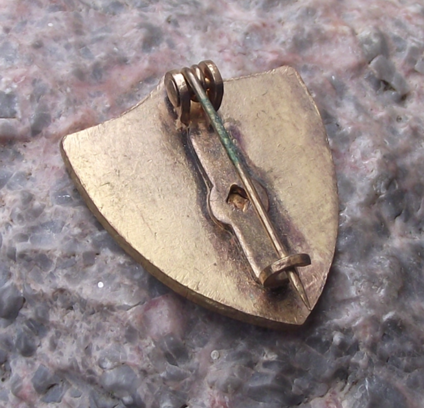 Vintage Cuba Canoe Kayak Association Cuban Sports Shield Pin Badge