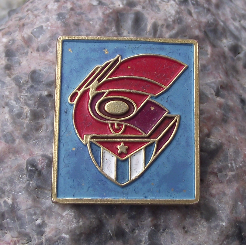 Vintage CDR Cuba Committee for Defence of the Revolution Machete Logo Pin Badge