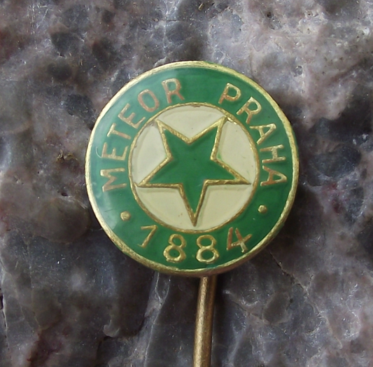 Vintage Meteor Praha 1884 Football Club Prague Green Star Pin Badge