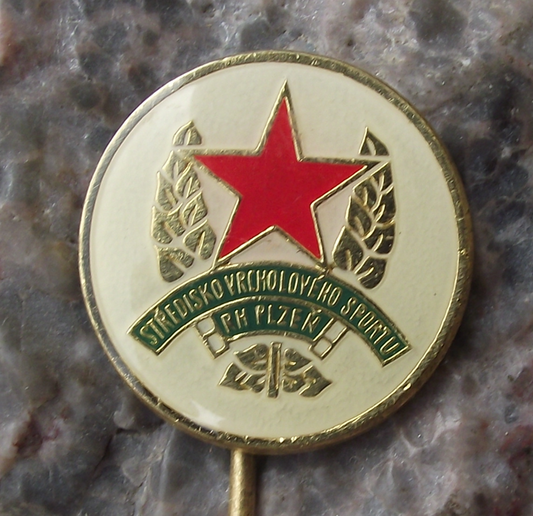 Vintage Ruda Hvezda SK Rapid Plzen Red Star Football Club Pin Badge