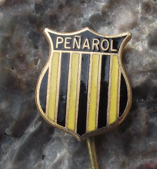 Vintage Penarol Football Club Team Uruguay Club Atlético Peñarol Pin Badge