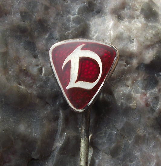 Vintage Small Dynamo Berlin Football Club D Logo East German Pin Badge