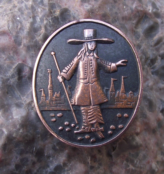 Vintage Tallinn Estonia Vana Toomas Old Thomas Legend Pin Badge