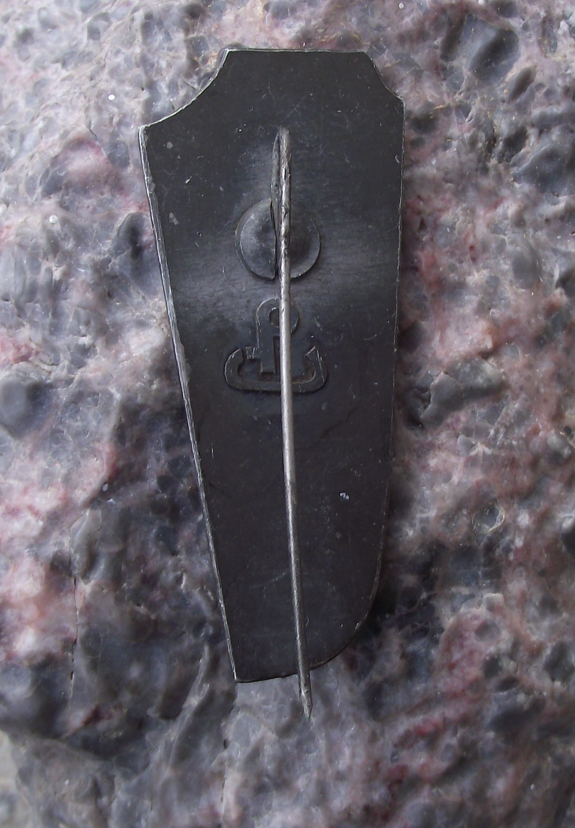 1967 Yerevan 70th Anniversary of Yeghishe Charents Armenian Poet Pin Badge