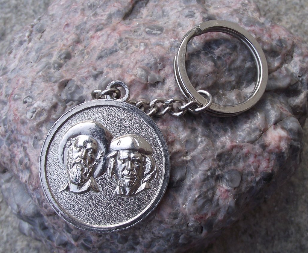 Vintage Cuba Revolution Camilo Cienfuegos Che Guevara Key Ring
