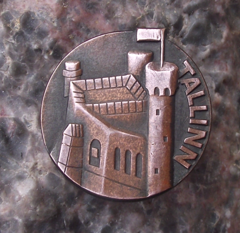 Vintage Estonia Tallinn Toompea Castle Parliament Souvenier Pin Badge