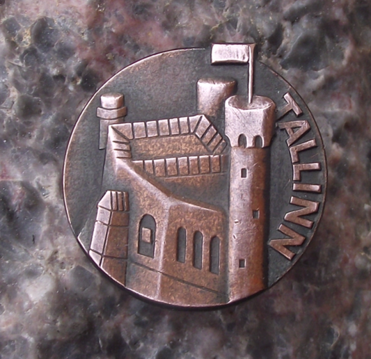 Vintage Estonia Tallinn Toompea Castle Parliament Souvenier Pin Badge