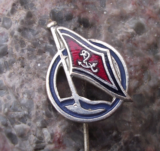 Vintage Deutsche Binnenreederei DDR Shipping Company House Flag Pin Badge