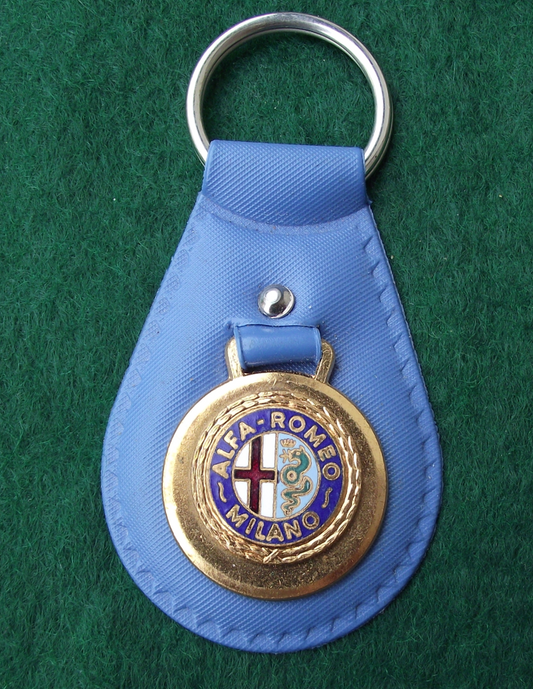Vintage Alfa Romeo Milano Milan Sports Car Maker Keychain Keyring