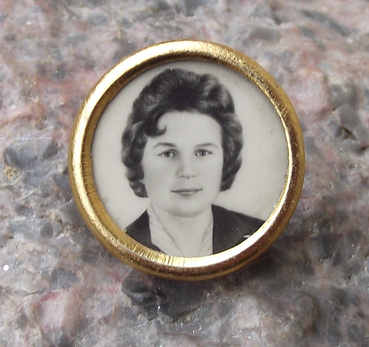 1963 Valentina Tereshkova Soviet Vostok Space Astronaut Photograph Pin Badge