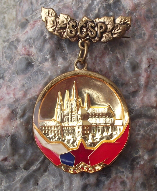 Vintage Czechoslovakia Soviet Union SCSP Flags Prague St Vitus Church Medal