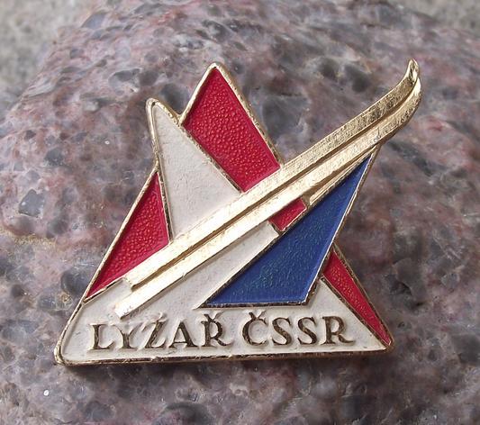 Young Skier Czechoslovakia Youth Skiing Camping Pioneer Award Pin Badge