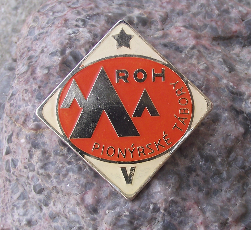 Young Pioneer Czechoslovakia Youth Camping Award Stage 5 Tent Pin Badge