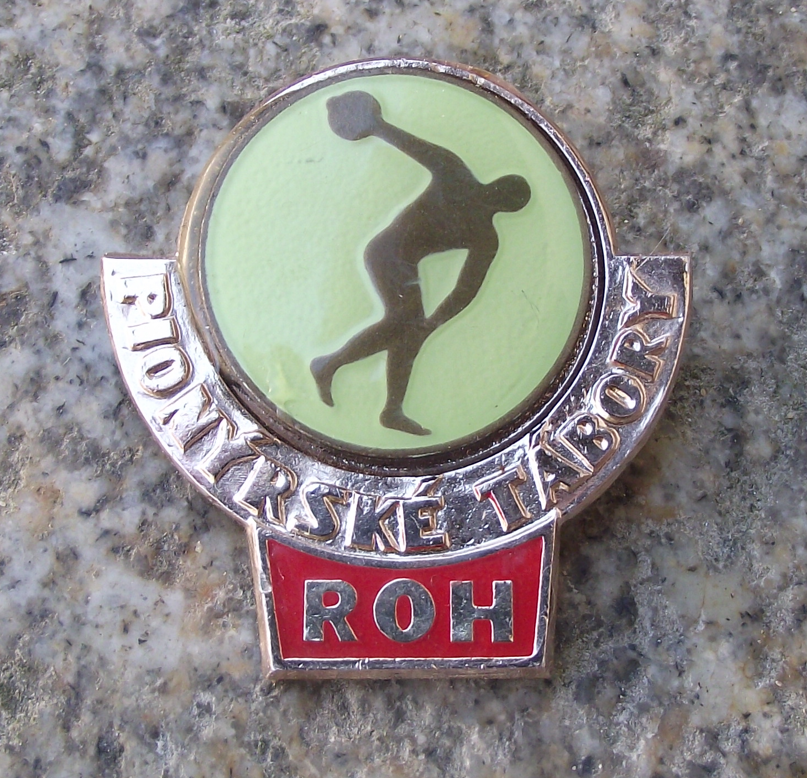Vintage Czech Pioneer Camp Pionyr Youth Award Discus Man ROH Pin Badge