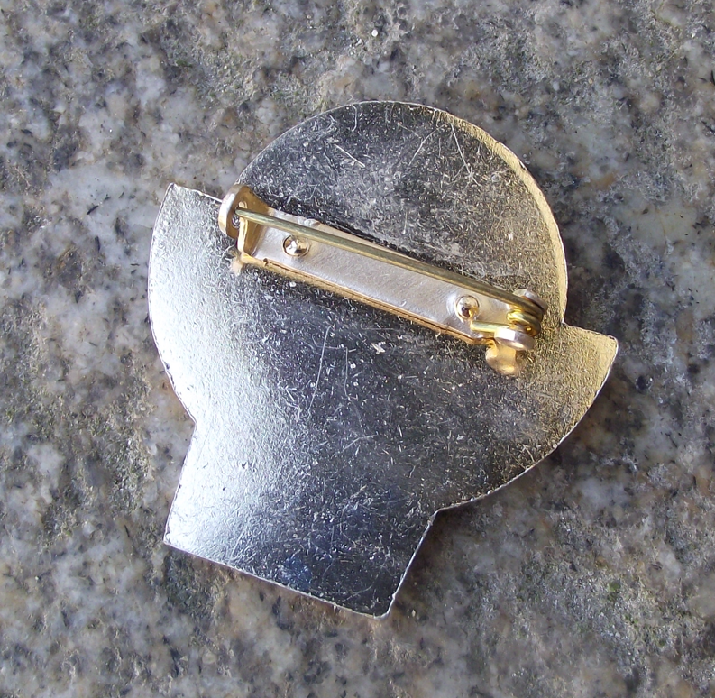Vintage Czech Pioneer Camp Pionyr Youth Award Discus Man ROH Pin Badge