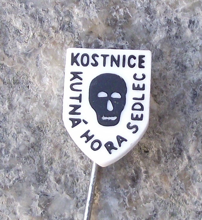 Vintage Kostnice Sedlec Ossuary Bone Skeleton Church Skull Tourist Pin Badge