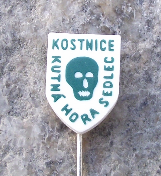 Vintage Kostnice Sedlec Ossuary Bone Skeleton Church Skull Tourist Pin Badge