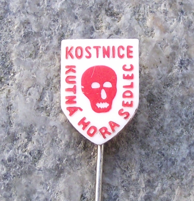 Vintage Kostnice Sedlec Ossuary Bone Skeleton Church Skull Tourist Pin Badge
