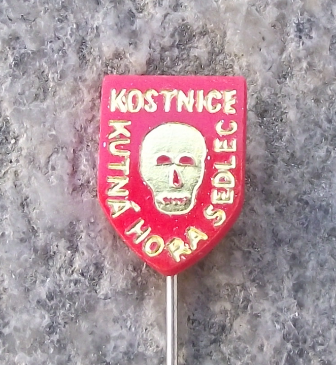 Vintage Kostnice Sedlec Ossuary Bone Skeleton Church Skull Tourist Pin Badge