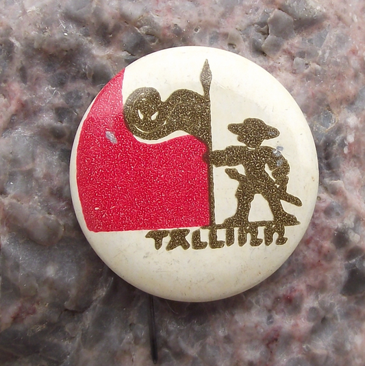 Vintage Tallinn Estonia Old Thomas Guard Souvenir Pin Badge