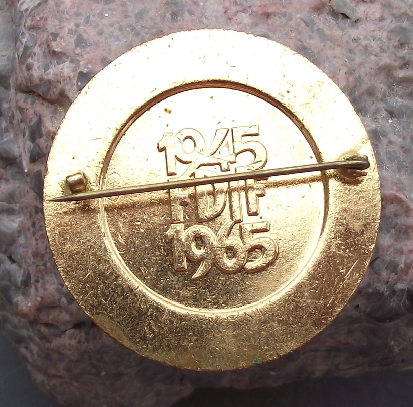 1965 FDJF Women's International Democratic Federation Anniversary Pin Badge