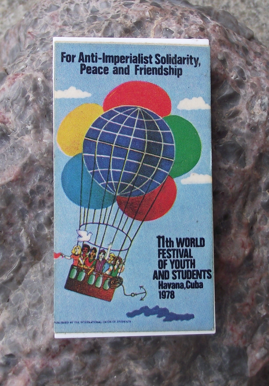 1978 WFDY Anti Imperialist Cuba Peace and Friendship Balloon Pin Badge