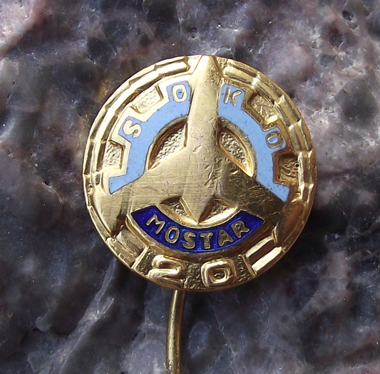1970 SOKO Mostar Yugoslavia Aircraft Factory 20th Anniversary Pin Badge
