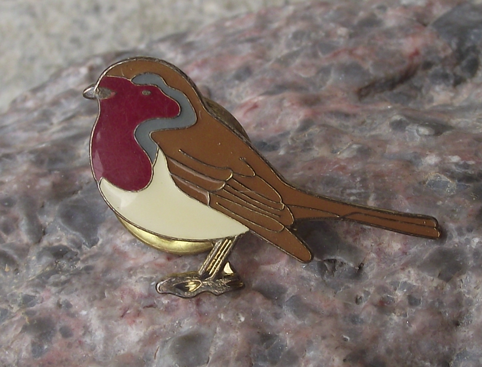 European Robin Red Breast Garden Bird Pin Badge - Badgecrazy