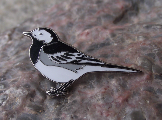 Western White Wagtail Garden Meadow Bird Pin Badge