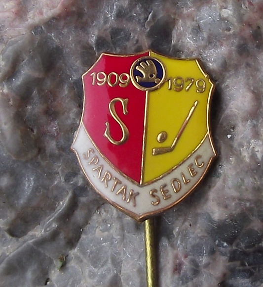 1979 Skoda Spartak Sedlec Ice Hockey Club Anniversary Pin Badge